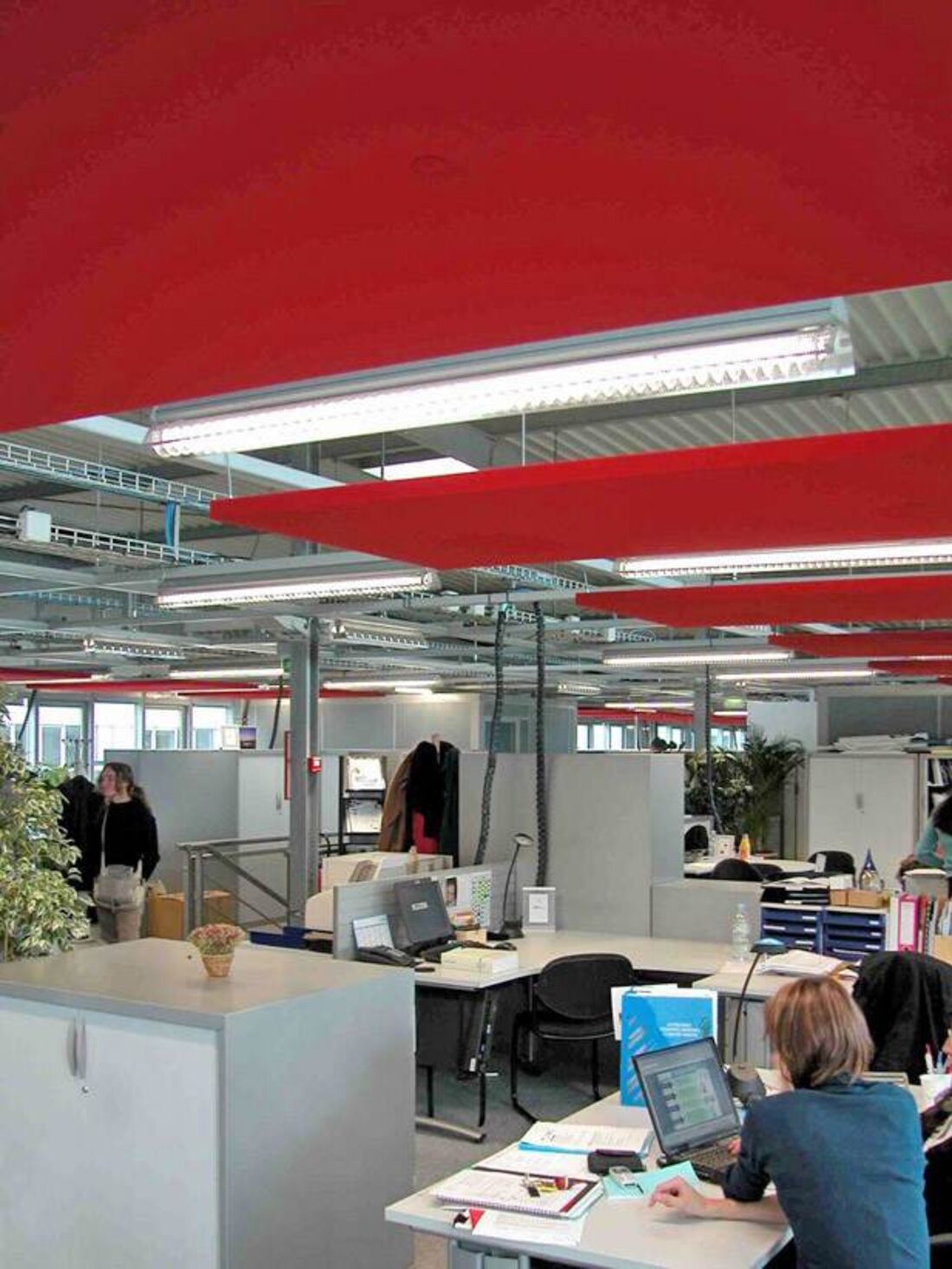 Textiles Akustikpaneel in Holz-Optik